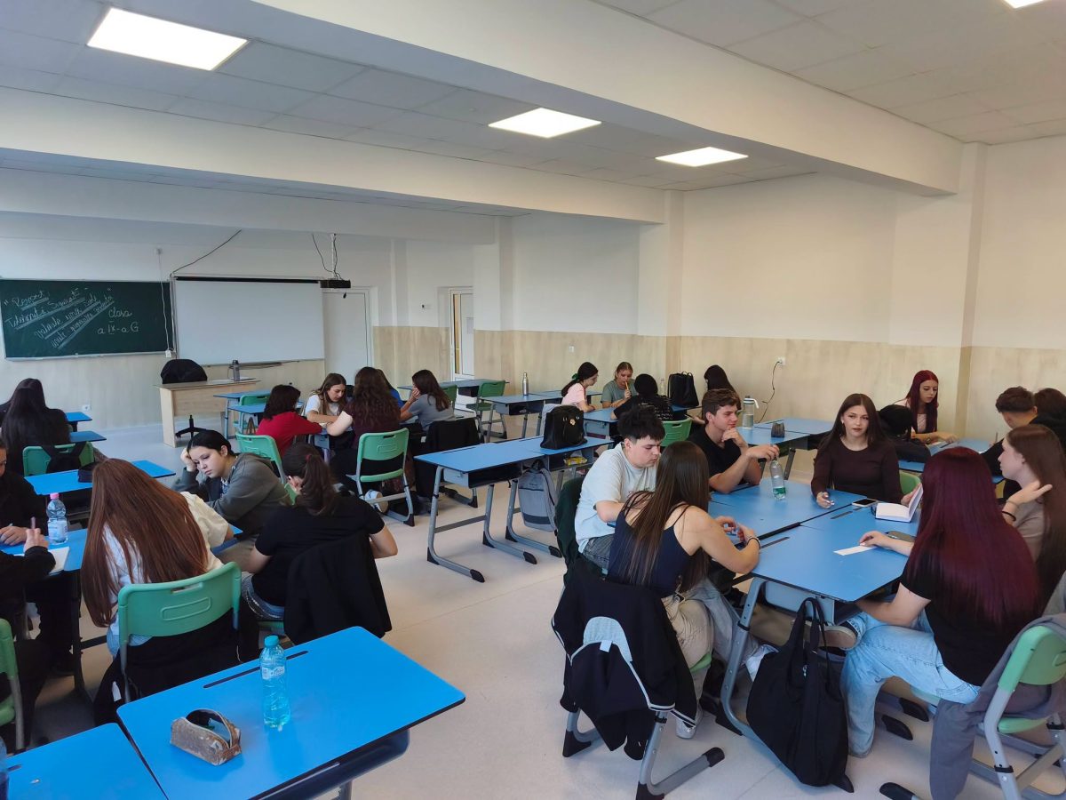 Atelier despre respect, toleranță și siguranță pentru elevii de clasa a IX-a de la Liceul „Emil Racoviță” Baia Mare