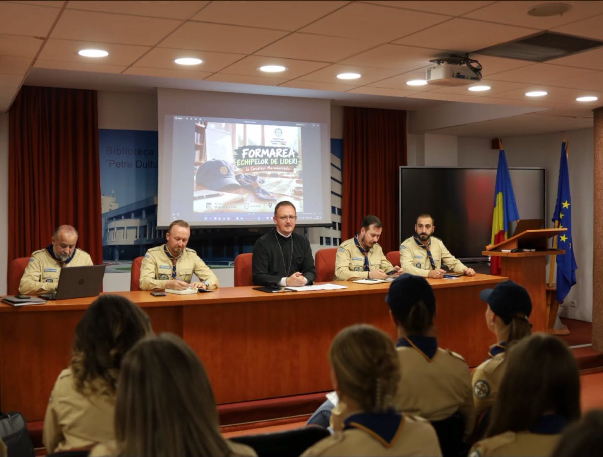 Cercetașii Maramureșului și-au format echipele de lideri pentru 2026, pe două ramuri, la Biblioteca Județeană din Baia Mare