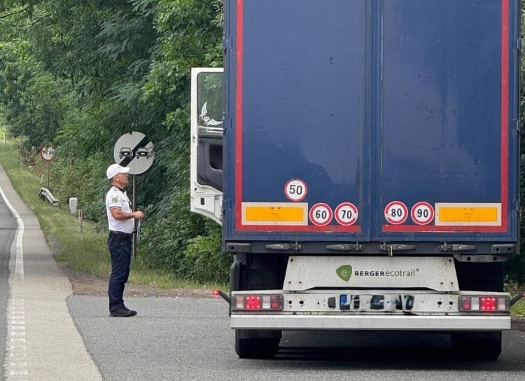 Controale ale Poliției în Maramureș: 56 de operatori economici verificați și 13 sancțiuni rutiere la Baia Mare