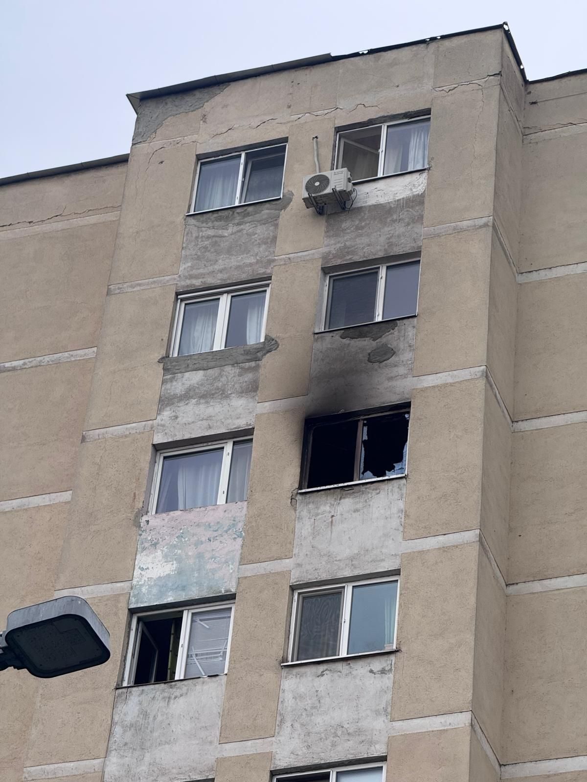 Incendiu într-un apartament de pe Bulevardul Decebal din Baia Mare: 33 de locatari evacuați